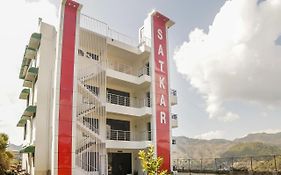 Oyo 30488 Satkar Hotel